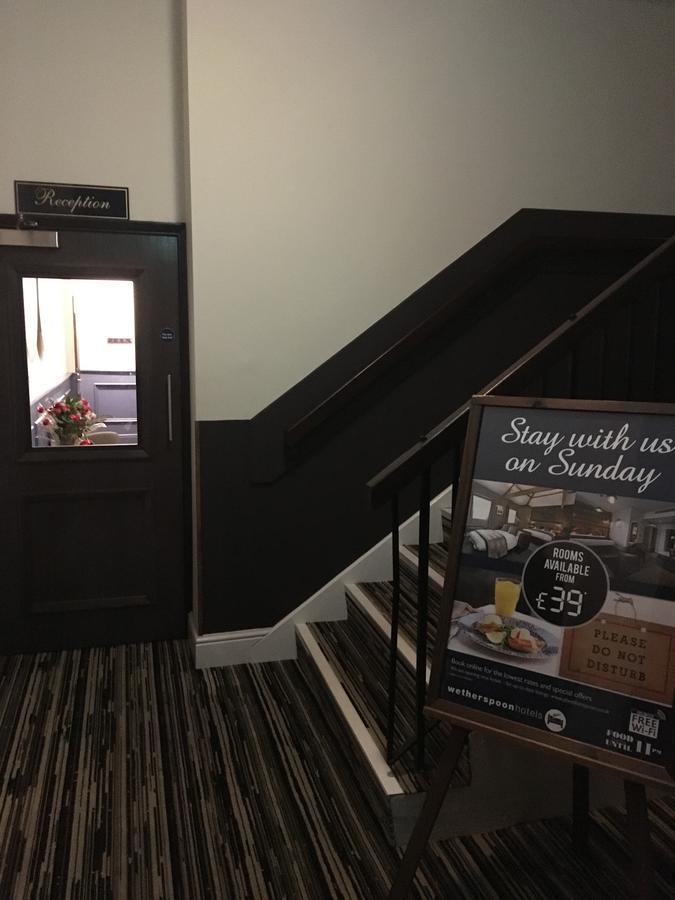 Отель The Furness Railway Wetherspoon Барроу-ин-Фернесс Экстерьер фото