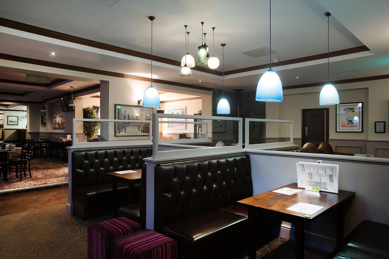 Отель The Furness Railway Wetherspoon Барроу-ин-Фернесс Экстерьер фото