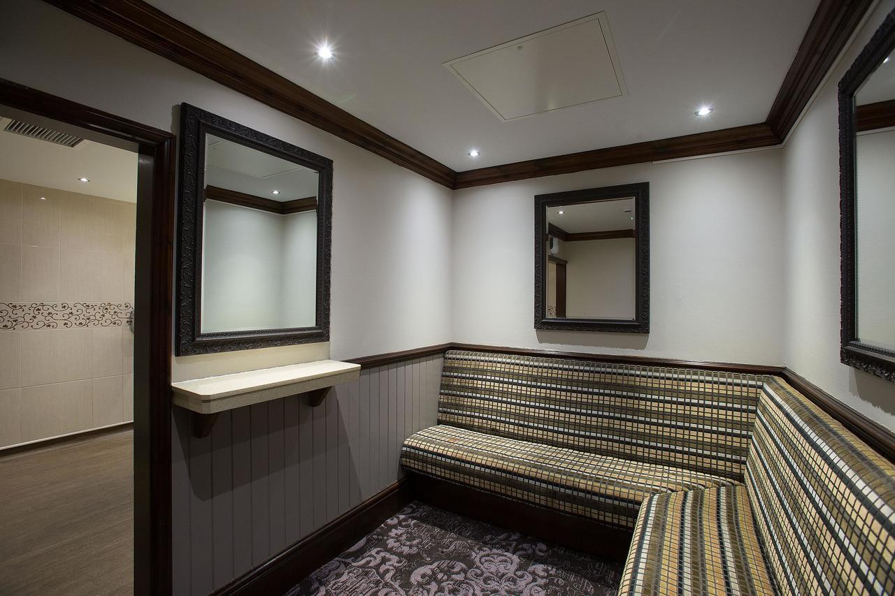Отель The Furness Railway Wetherspoon Барроу-ин-Фернесс Экстерьер фото