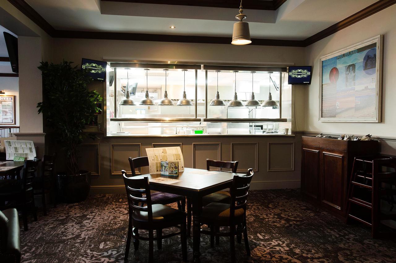 Отель The Furness Railway Wetherspoon Барроу-ин-Фернесс Экстерьер фото