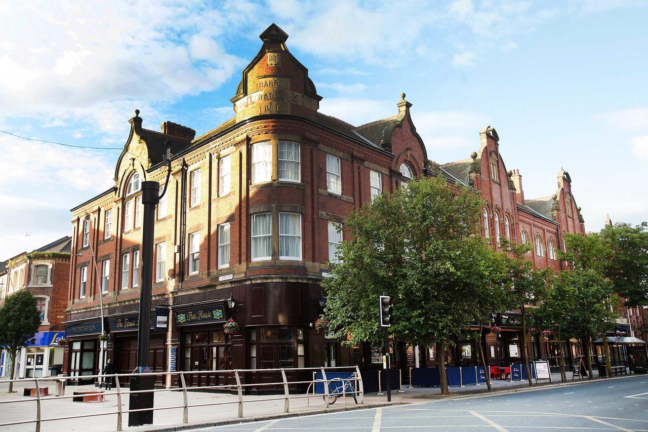 Отель The Furness Railway Wetherspoon Барроу-ин-Фернесс Экстерьер фото