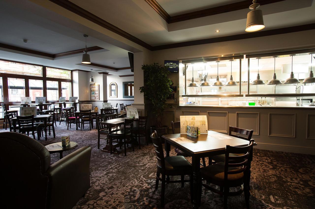 Отель The Furness Railway Wetherspoon Барроу-ин-Фернесс Экстерьер фото