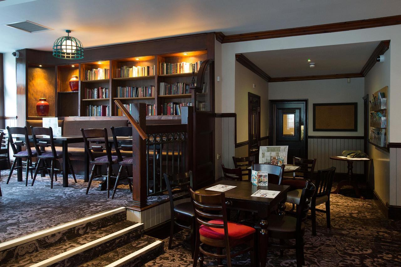 Отель The Furness Railway Wetherspoon Барроу-ин-Фернесс Экстерьер фото