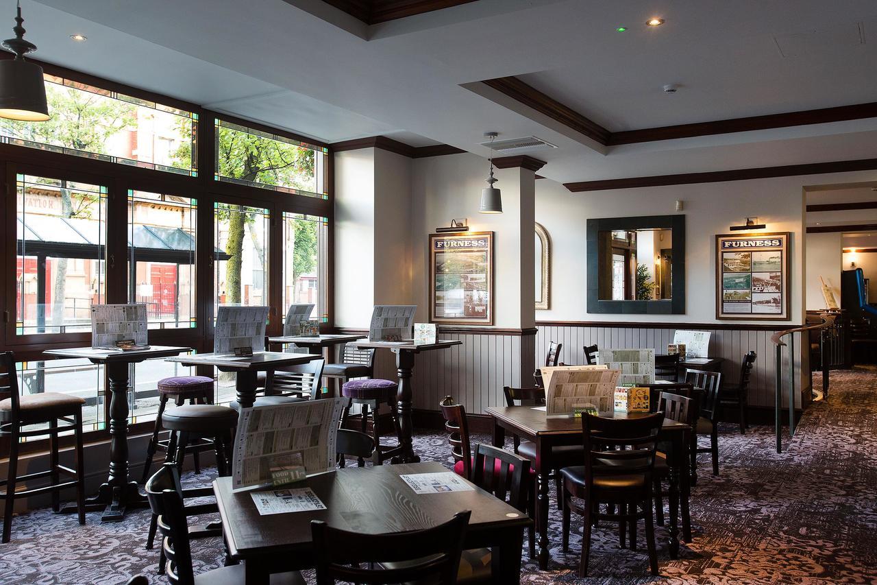 Отель The Furness Railway Wetherspoon Барроу-ин-Фернесс Экстерьер фото