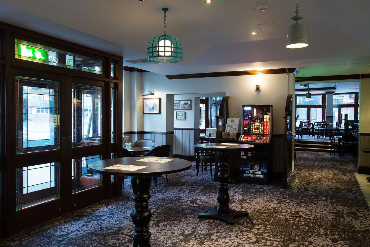 Отель The Furness Railway Wetherspoon Барроу-ин-Фернесс Экстерьер фото