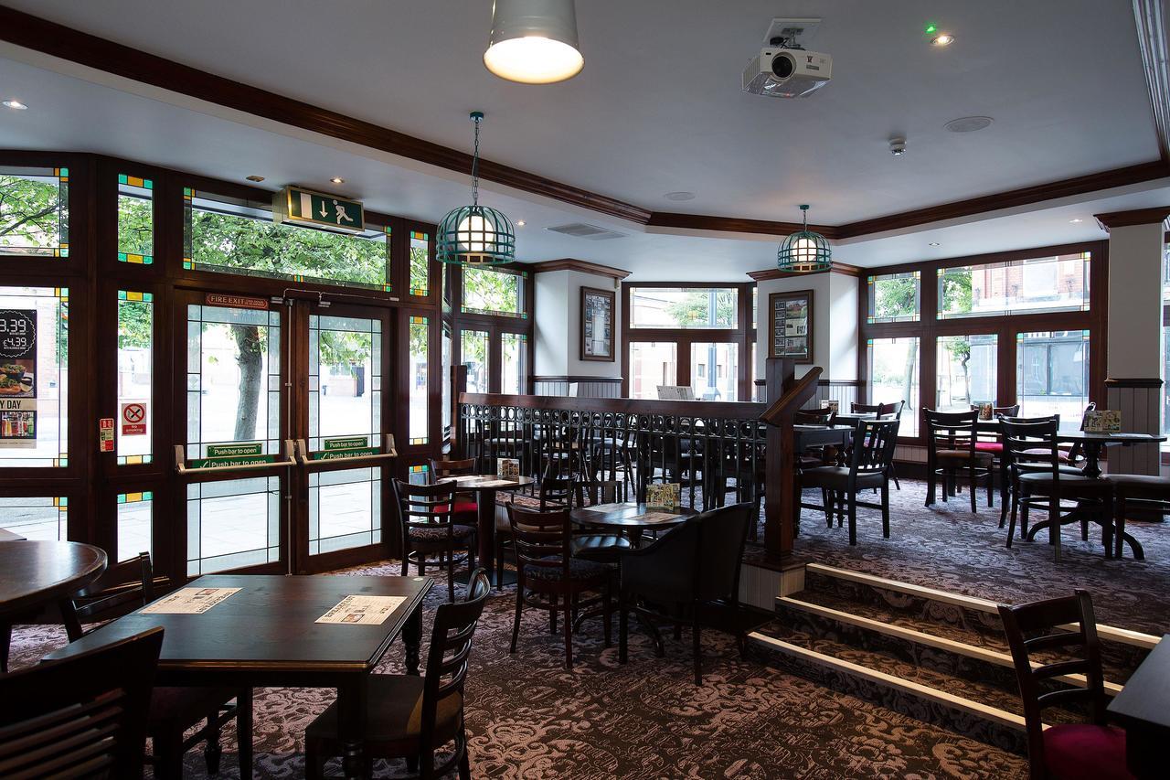 Отель The Furness Railway Wetherspoon Барроу-ин-Фернесс Экстерьер фото
